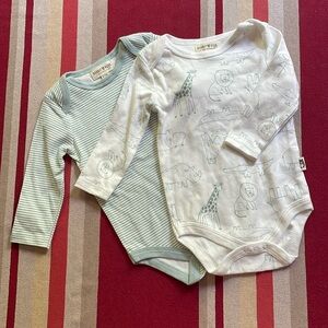 Bundle Rabbit + Bear by Emily and Oliver onesies Size: 6-9 months